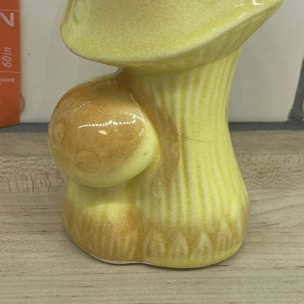 Vintage Mushroom‎ Salt and Pepper Shakers Made in Japan Yellow FLAWS 60s Yellow